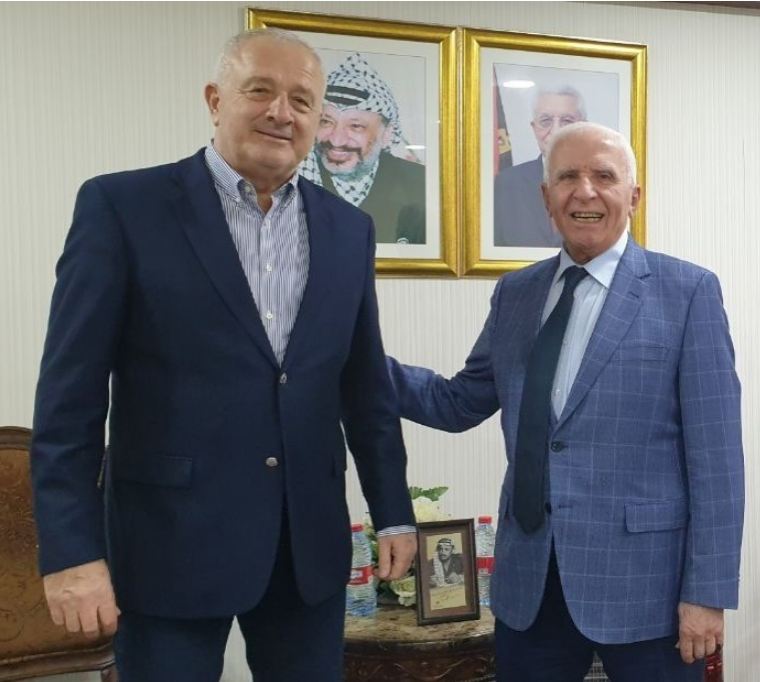 الأحمد يطلع السفير الروسي على تطور الأوضاع في الأراضي الفلسطينية