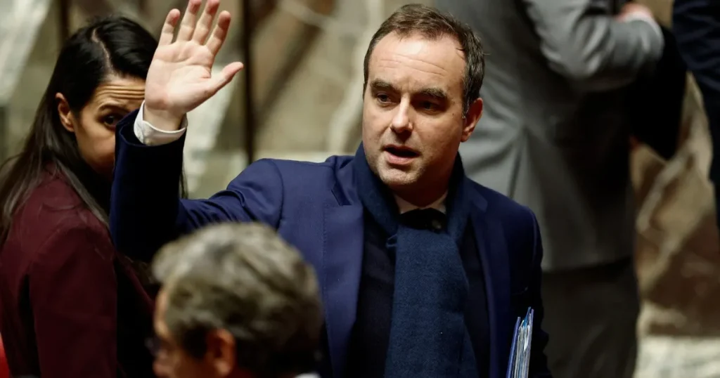 فرنسا تقر ميزانية 2026 بعد أزمة استمرت شهوراً