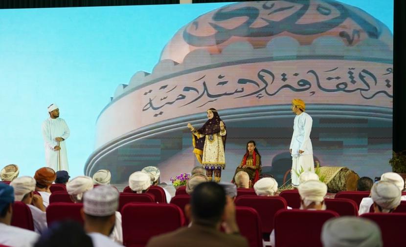 جامعة نزوى تدشن الموسم الثقافي و”هاكاثون الوقف” لتعزيز الابتكار والاستدامة