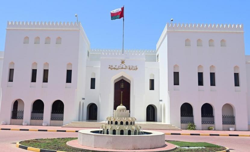 اليوم.. مسقط تحتضن مباحثات إيران وأمريكا وسط ترقب دولي